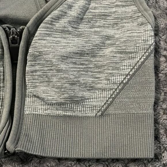 Avia Gray Zipper Racerback Sports Bra Size Small EUC #M-054 - Picture 4 of 4